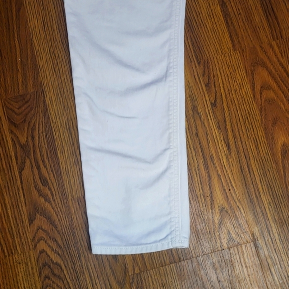 American Eagle High Rise White Mom Jeans - Size 0 | Classic & Chic A73 - Picture 2 of 12
